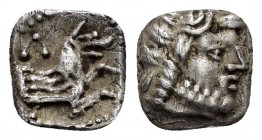 LYCAONIA.Laranda.( Circa 324-323 BC).Obol.

Obv : Head of Herakles to right.

Rev : Λ.
Forepart of a wolf right.
Klein 652; SNG Levante 227; SNG von A...
