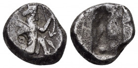 ACHAEMENID EMPIRE.Time of Darios I to Xerxes II.(485-420 BC).Siglos.Siglos. 

Obv : Persian king in kneeling-running stance right, holding spear and b...