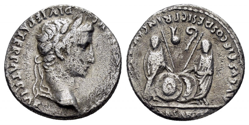 AUGUSTUS.(27 BC-14).Lugdunum.Denarius.

Obv : CAESAR AVGVSTVS DIVI F PATER PATRI...