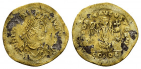 JIUSTINIANUS I.(527-565).Constantinopolis.Tremissis. 

Obv : D N IVSTINIANVS P P AVG.
Diademed, draped and cuirassed bust to right 

Rev : VICTORIA AV...