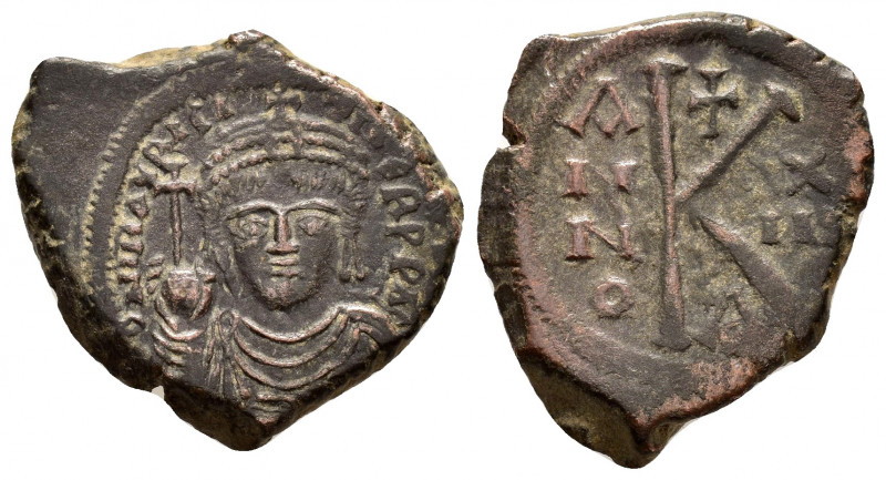 MAURICE TIBERIUS.(582-602).Constantinople.Half Follis.

Obv : ON MAVRC PP AV.
He...