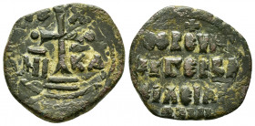 ALEXIUS I.(1081-118).Thessalonica.Ae.

Obv : ΙC - XC / NI - KA.
Cross potent set on two steps; pellet at each termination of arm.

Rev : CЄP CVN/ЄPΓЄI...