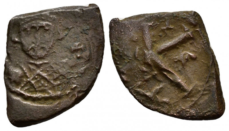 LEONTIUS.(695-698).Constantinople.Follis.

Obv : Crowned facing bust, holding gl...