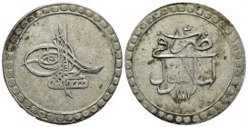 OTTOMAN EMPIRE.Mustafa III.(1757-1774).Islambol.1171/83 AH.40 Para.

Obv : Tugra.

Rev : Arabic legend.
KM 320.

Condition : Well-centred.Grey toning....