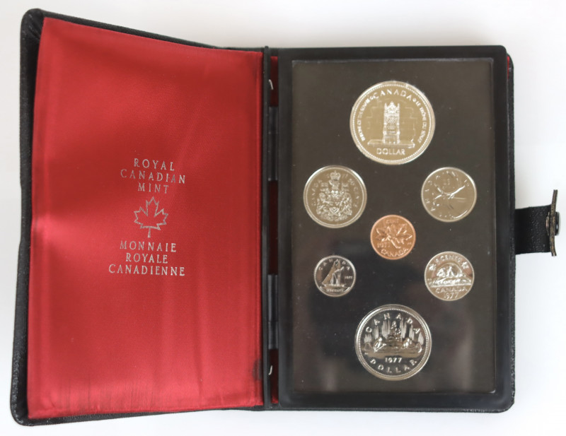 Canada Official Annual Coin Set 1977
With Silver; In original leather package w...