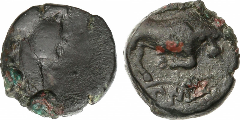 AE 12. 130-120 a.C. MASSALIA. RARA. Anv.: Cabeza laureada de Apolo a derecha. Re...