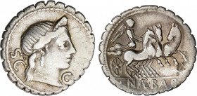 Denario. 79 a.C. NAEVIA. C. Naevius Balbus. Anv.: Cabeza de Venus a derecha entre SC y letra C. Rev.: Victoria en triga a derecha. En exergo: C. NAE. ...