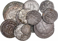 Lote 12 monedas islámicas. Diferentes épocas y dinastias. AR y Ve. Contiene monedas de los Ghaznavidas (2), buwayhidas, qarakhanidas, samanidas (2), a...