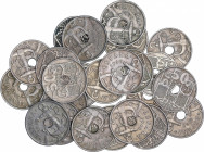 Lote 45 monedas 50 Céntimos. 1949 y 1963. Estrellas de diversos años. IMPRESCINDIBLE EXAMINAR. MBC a EBC.