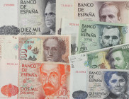 Lote 7 billetes 500, 1.000 (2), 2.000, 5.000 (2) y 10.000 Pesetas. 1979 a 1992. Rosalia de Castro, Pérez Galdós, Hernán Cortés, Juan Ramón Jiménez, Co...