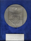 Lote 58 medallas. Siglo XX. AE, Br., metal blanco y plateado. Destacan: Universidad de Barcelona a Mundo Deportivo 1995 Ø 100 mm, medallas argentinas ...