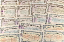 Lote 30 billetes 50 (10), 100 (13) y 500 (. 1954 a 1967. PAPEL DE FINANZAS. Instituto Nacional de la Vivienda. (Peforaciones de grapa). A EXAMINAR. SC...