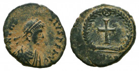 THEODOSIUS I, 379-395 AD. Æ Reduced Follis.



Weight: 1 gr
Diameter: 14 mm