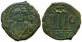 Maurice Tiberius. 582-602. Æ Follis. Theoupolis (Antioch) mint. 



Weight: 13 gr
Diameter: 31,1 mm