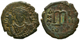 TIBERIUS II CONSTANTINE (578-582). AE Follis. Constantinople.



Weight: 10,5 gr
Diameter: 28,9 mm