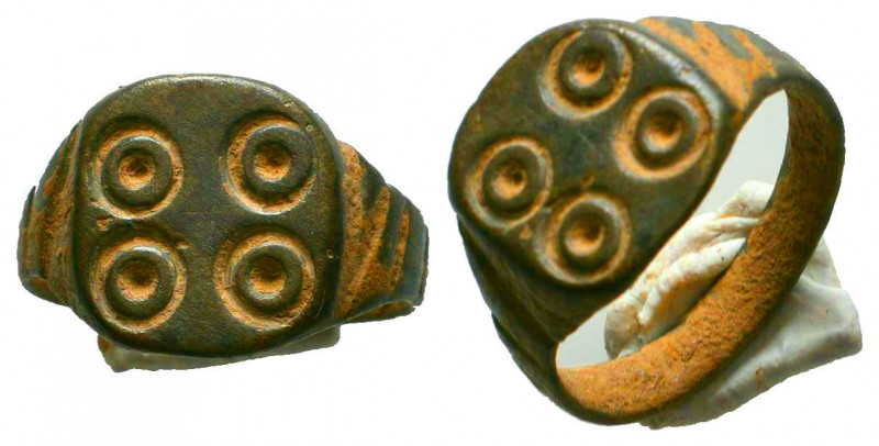Byzantine Evel Eye Ring c. 7th-12th century AD.
Reference:
Condition: Very Fin...