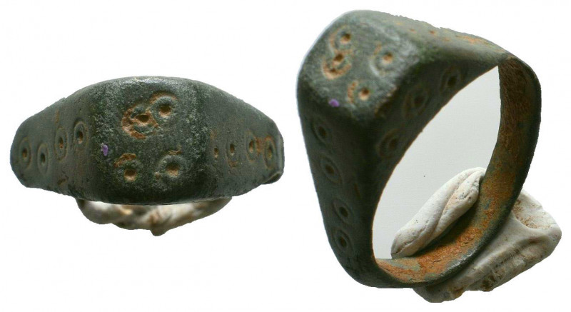 Byzantine Ring c. 7th-12th century AD.
Reference:
Condition: Very Fine



...
