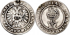 Alemania. Augsburgo. MDLXI (1561). Fernando I. 10 kreuzer. (Kr. 62). Restos de soldadura en canto. Escasa. AG. 3,84 g. (MBC-).