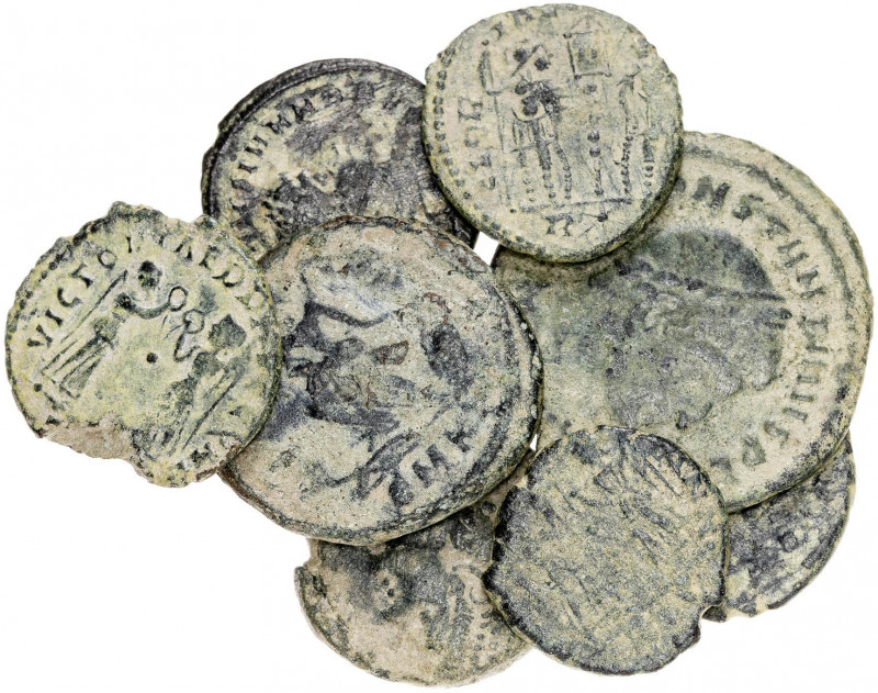 Lote de 8 pequeños bronces del Bajo Imperio. A examinar. BC+/MBC.