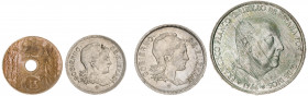 25 céntimos de la II República, la serie de Euzkadi y 100 pesetas de Franco. Lote de 4 monedas. A examinar. BC/EBC.