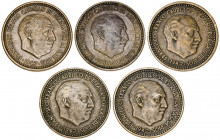1947*1948, 1949, 1951 a 1953. Franco. 1 peseta. Lote de 5 monedas. A examinar. MBC-/MBC+.