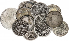 1627 a 1831. 1/2 (doce) y 1 real. Lote de 13 monedas. A examinar. MB/BC+.