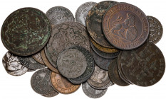 Lote de 29 monedas de cobre españoles. A examinar. BC/MBC+.