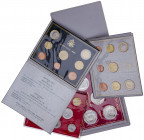 Vaticano. Lote de 4 expositores (2 euros 2005 y 2006) y carteritas oficiales. A examinar. S/C/Proof.