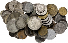 Lote de 75 monedas de diversos países, 24 en plata. A examinar. BC-/MBC.