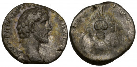 CAPPADOCIA (6,20g, 20mm) Caesarea, Antoninus Pius (138-161) AR didrachm 
Obv: ΑΥΤΟΚΡ ΑΝΤⲰΝƐΙΝΟϹ ϹƐΒΑϹΤΟϹ - laureate head of Antoninus Pius with trace...