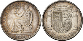 1933*34. II República. 1 peseta. (AC. 35). Reverso girado 90º aprox. 5,01 g. EBC+.