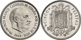 1949*1952. Franco. 5 pesetas. (AC. 97). Probablemente la moneda más rara del Gobierno de Franco. Se acuñaron sólo 14 ejemplares. 15,04 g. S/C.