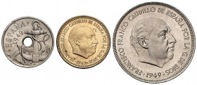 1949*E-51. 50 céntimos, 1 y 5 pesetas. (AC. 151 a 153). II Exposición Nacional de Numismática e Internacional de Medallística. Serie completa con el s...