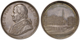 Roma. Pio IX (1846-1878). Medaglia anno XXII/1867 AG gr. 35,09 diam. 43 mm. Opus Giuseppe Bianchi. Per i lavori di costruzione della scalinata di racc...