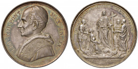 Roma. Leone XIII (1878-1903). Medaglia anno XV (1892) AG gr. 36,28 diam. 44 mm. Opus Francesco Bianchi. Per la promulgazione dell'Enciclica "Rerum Nov...