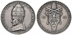 Roma. Pio XI (1922-1939). Medaglia 1929 AG gr. 19,84 diam. 36 mm. Opus K. Roth. Coniata a Monaco di Baviera. Per la costituzione della Città del Vatic...