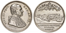 Roma. Pio XI (1922-1939). Medaglia anno IX (1930) AG gr. 38,83 diam. 44 mm. Opus Aurelio Mistruzzi. Per il primo anniversario della costituzione dello...