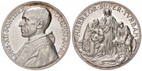 Roma. Pio XII (1939-1958). Medaglia anno III (1941) AG gr. 37,33 diam. 44 mm. Opus Aurelio Mistruzzi. Per l'opera del pontefice per alleviare le soffe...