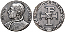 Roma. Pio XII (1939-1958). Medaglia 1955 AE argentato gr. 62,00 diam. 50 mm. Opus Iginio Montini. Per il XXXVI Congresso Eucaristico Internazionale di...