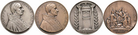 Roma. S. Paolo VI (1963-1978). Lotto di due medaglie del Giubileo 1975 in AG (gr. 62,72 diam. 51 mm.) e AE (gr. 58,81 diam. 51 mm.). Opus Felice Mina....
