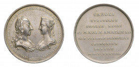 NAPOLI Carlo di Borbone (1734-1759) Medaglia 1738 Ag Gr 29,3 mm 40. Opus H.P. GROSKURT. Ricc. 4; Dauria 5. Rarissima. Coniata per le nozze tra Carlo d...