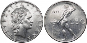 50 lire 1977 tipo Vulcano - "manca segno di zecca R" - Attardi J32c - non comune (NC) - Ac 
SPL
Spedizione in tutto il Mondo / Worldwide shipping