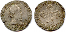 France Royales
HENRI III 1574-1589
HENRICVS. III. D. G. FRANC. ET. POL. REX. Buste du roi, lauré 
et cuirassé avec le col fraisé et accosté de deux...