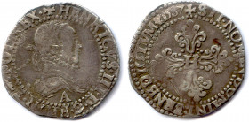 France Royales
HENRI III 1574-1589
HENRICVS. III. D: G: FRANC. ET. POL. REX. Buste lauré, 
cuirassé et drapé avec le col gaufré. Dessous, lettre d’...
