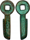 Chine
CHINE - Dynastie HAN XIXe siècle
Fausse Monnaie-clé WANG MANG (21,66 g) 67,5 mm
Patine vert de gris. Beau.