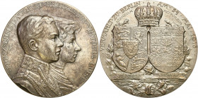 Germany
Germany. Braunschweig-Wolfenbttel, Ernst August (1913-1918), 1913 medal, silver 

Zaślubiny księcia z Wiktorią Luizą.Matowy duży medal z na...