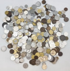 Italy
Italy 19th-20th century. Coins - Big Set 1720 g 

Zróżnicowany, duży zestaw monet. Pozycje w różnym stanie zachowania.W przewadze monety z XX...