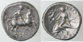 Monetazione Classica. Calabria. Taranto. Didracma. 272-235 a.C. Ag. D/ Cavaliere con elmo crestato, su cavallo al galoppo a destra, tiene scudo e due ...