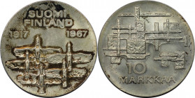Europäische Münzen und Medaillen, Finnland / Finland. 50 Jahre Unabhängigkeit. 10 Markkaa 1967. 24,13 g. Silber. KM 50. Stempelglanz. Flecken