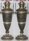 Kunst und Antiquitäten / Art and antiques. Öl-Lampe Ende des 19. Anfang des 20. Jahrhunderts. Metall, Antik Motiv. Größe: 43cm